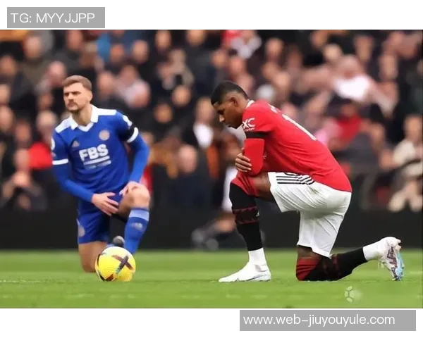 英超球员本周赛前首次单膝下跪共同反对种族歧视行动 英超球员本周赛前首次单膝下跪共同反对种族歧视行动