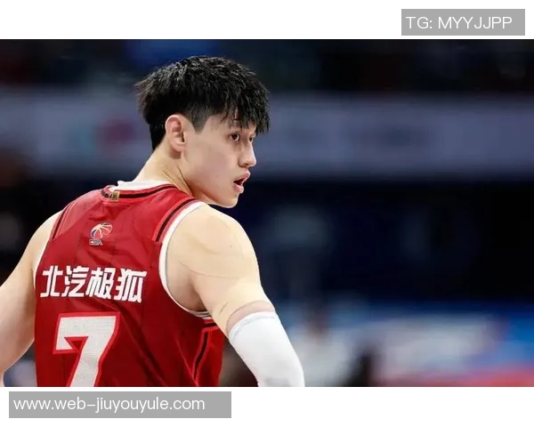 领先40分却未能上场曾凡博本场比赛未被安排出场机会